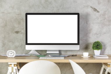 Beyaz pc ile modern çalışma alanı
