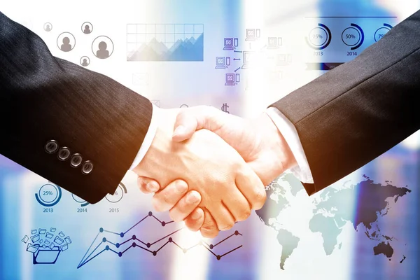 Närbild av handslag på suddig bakgrund med digital business skärm. Samarbete koncept. Dubbel exponering — Stockfoto