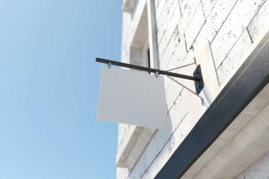 Beyaz tuğla bina üzerinde asılı boş sqare tıpa. Mavi gökyüzü arka plan. Perakende kavramı. 3D render 