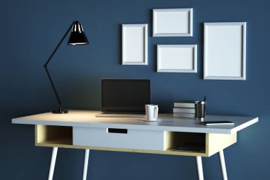 Tasarımcı masaüstü boş dizüstü bilgisayar ile 