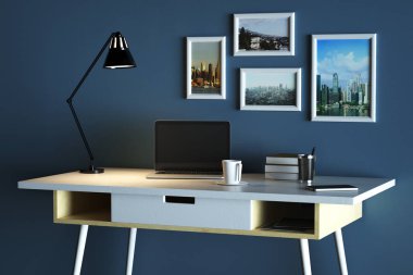 Tasarımcı tablo boş dizüstü bilgisayar ile 