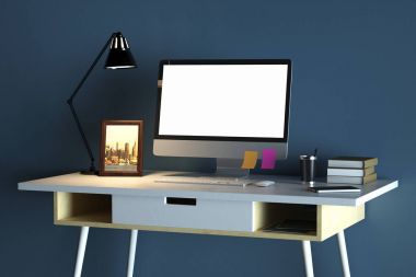 Boş beyaz bilgisayar görüntüleme 