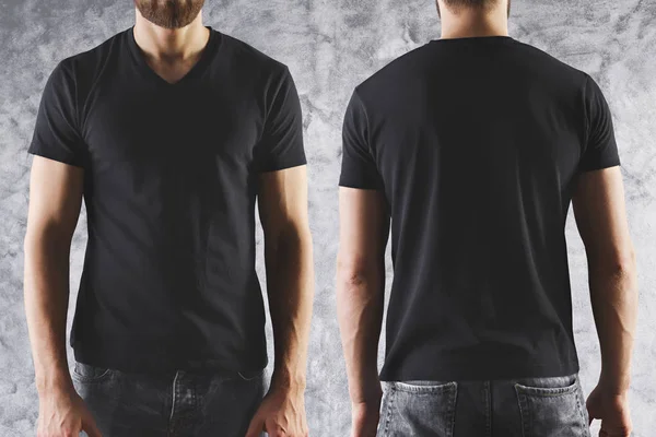 Junge im leeren schwarzen T-Shirt — Stockfoto