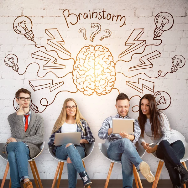 Brainstorm e conceito de trabalho em equipe — Fotografia de Stock