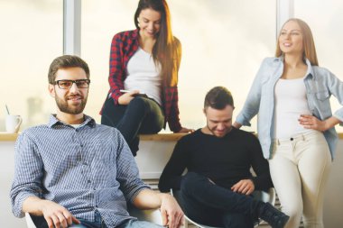 Cep telefonu kullanan kişiler 