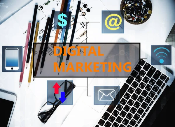 Local de trabalho com tela de marketing digital. Conceito do projecto — Fotografia de Stock