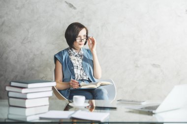 Avrupa kadın Sekreter Ofis Masası 