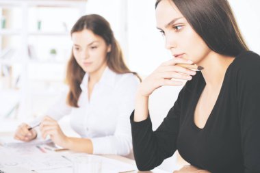 Evrak işi güzel kadınlar