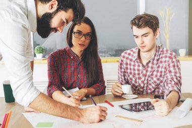 Düşünceli insanlar tablet kullanma office 