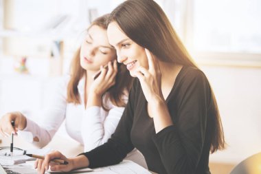 Çekici milleti dizüstü işyerinde kullanma