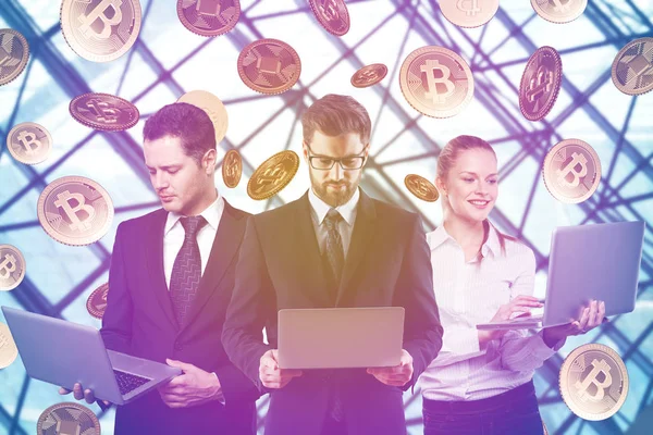 Takım çalışması ve cryptocurrency kavramı 