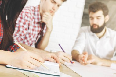 Evrak işi çekici grubu 