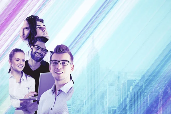 Soyut resim kopya alanı ışık mavi şehir zemin üzerine Avrupa iş adamları grubunun. Ortaklık kavramı. Çift pozlama 