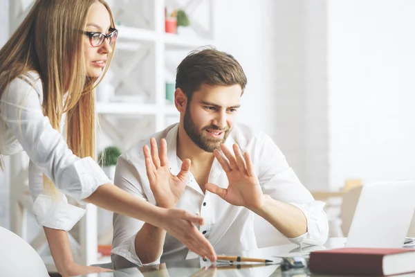 Caucasian businesspeople working on project — Stock Photo, Image