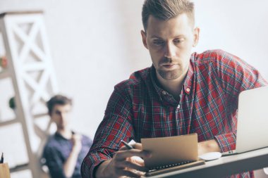 Çocuk sarmal Not Defteri ile