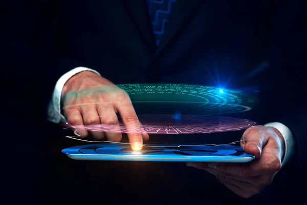 Mão usando tablet com holograma digital abstrato. Conceito futuro. Renderização 3D — Fotografia de Stock