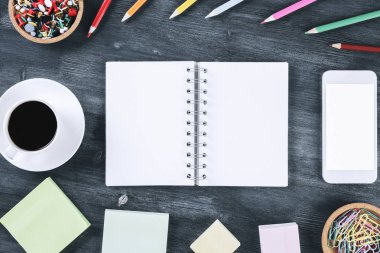 Office çalışma alanı öğeleri ile