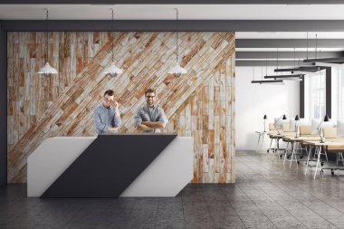 Resepsiyon Masası, yakışıklı iş adamları 