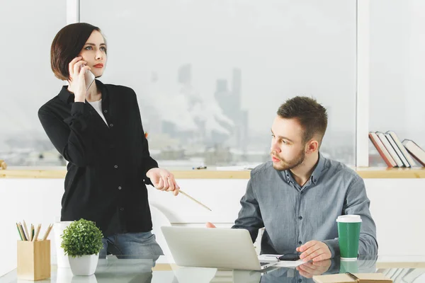 Trabajo en equipo, discusión, concepto de comunicación —  Fotos de Stock