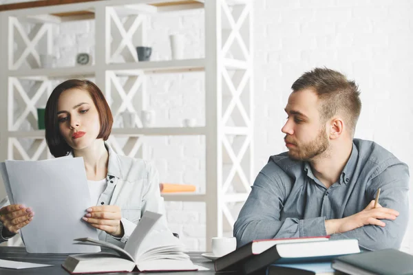 Educación y concepto de trabajo — Foto de Stock