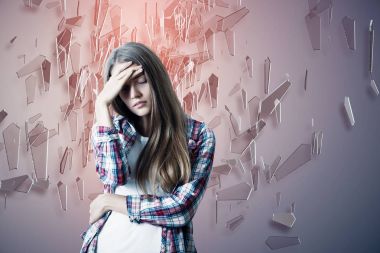 Kadın arka plan üzerinde vurguladı