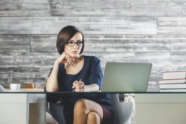 Proje üzerinde oldukça kadın çalışma 