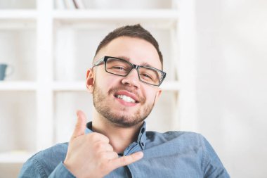 İşadamı ile ara beni jest 