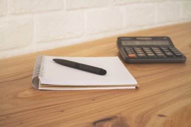 Not defteri ve hesap makinesi 