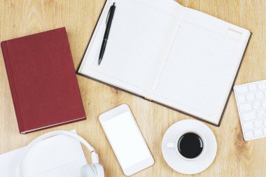 Ofis Masası smartphone ve malzemeleri ile en iyi 