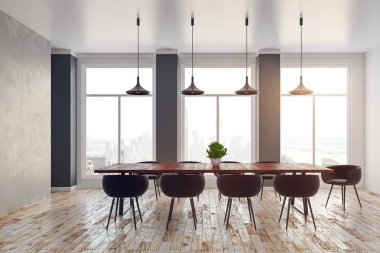 Aydınlık bir konferans odası iç 