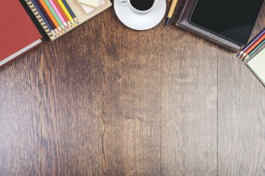 Boş tablet ile modern tablo 