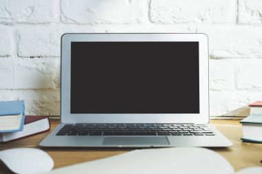 Dizüstü bilgisayar ile yaratıcı modern tablo 