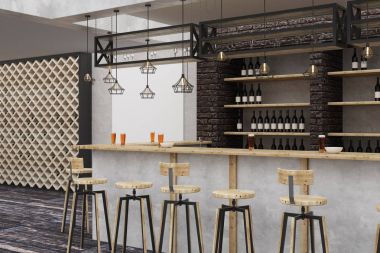 Çatı bar/pub ile boş billboard 