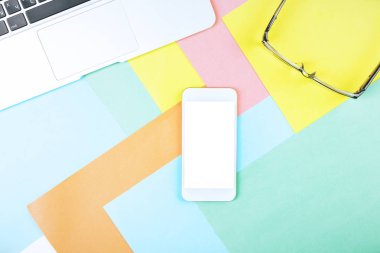 Cep telefonu ile renkli masaüstü