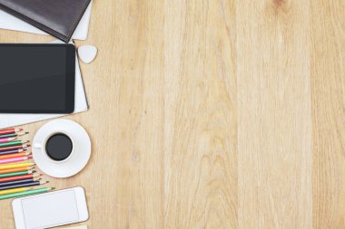 Tablet ve malzemeleri ile modern tablo