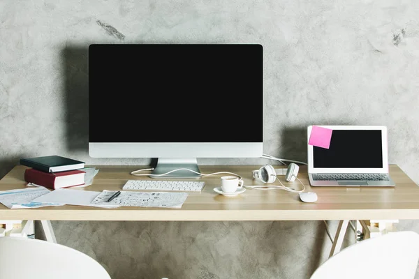 Modern desk top with clean computer — Stock Photo, Image