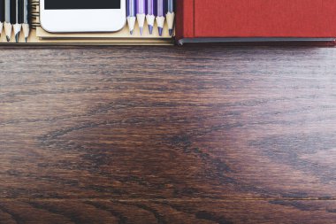 Renkli malzemelerle yaratıcı masaüstü