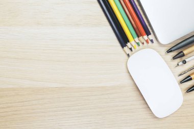 Cihazlar ve malzemeleri ile ışık masa üstü