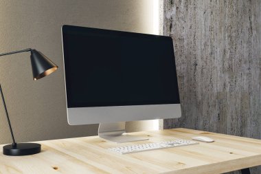 Tasarımcı masaüstü bilgisayar ile 