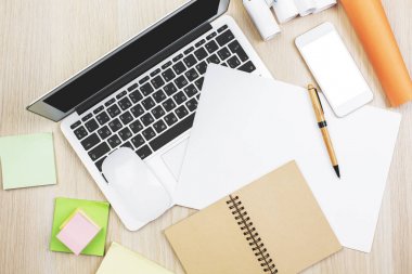 Ofis Masası cihazlar ve malzemeleri
