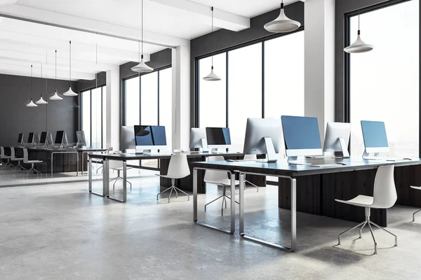 Industrial Coworking Büroeinrichtung — Stockfoto