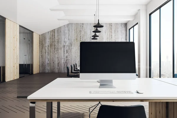 Modern ofis içinde boş bilgisayar — Stok fotoğraf