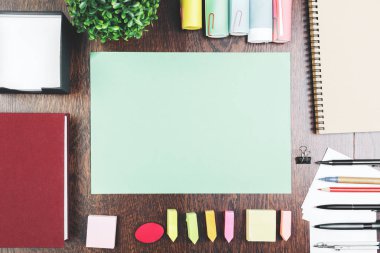 Masa üstü kağıt sayfası ile çalışma