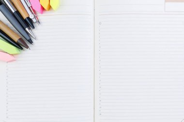 Modern masaüstü boş Not Defteri ile