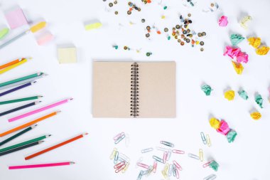 Modern masaüstü boş Not Defteri ile