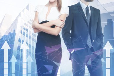 Oklarla şehirdeki insanlar