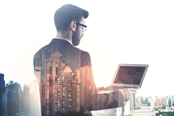 Attractive european man using laptop — Stock Photo, Image