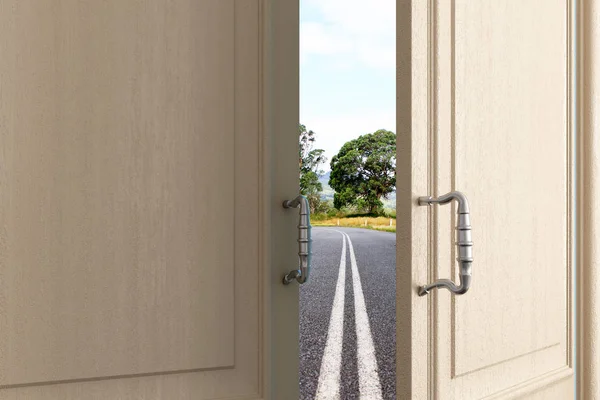 Porta de abertura com vista para a estrada de verão — Fotografia de Stock