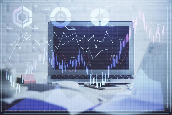 Holograma gráfico del mercado financiero y computadora personal en segundo plano. Doble exposición. Concepto de forex. — Foto de Stock