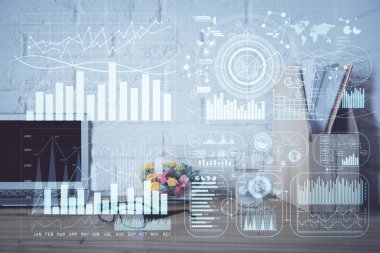 Forx çizelgesine ve bilgisayarla çalışma alanına çoklu maruz kalma. Uluslararası çevrimiçi ticaret kavramı.